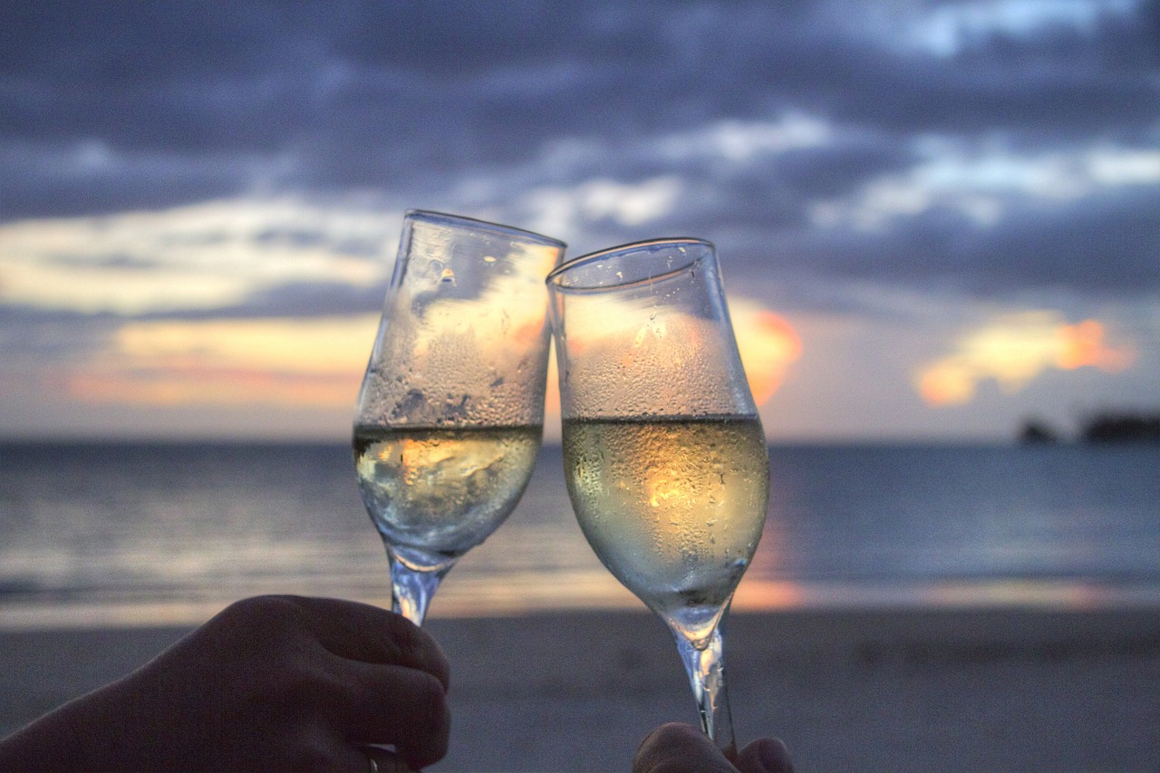 Vino frio en la playa